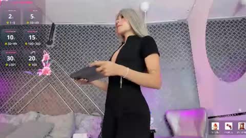 Snapshot of aleja_bloom chatting on June 13, 2026, 11:41 am aleja_bloom online show from June 13, 2026, 11:41 am