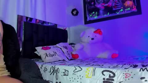 Alejandra online show from March 25, 2026, 9:59 am