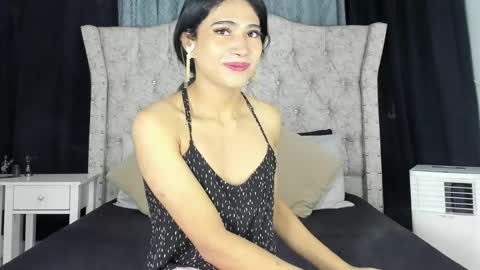 Alejandra online show from May 22, 2026, 12:00 pm