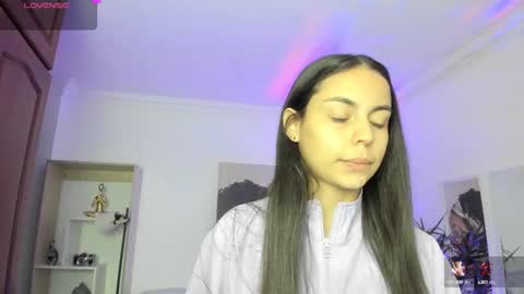 Snapshot of alejaa___ chatting on March 12, 2025, 11:20 am Alejandra online show from March 12, 2025, 11:20 am