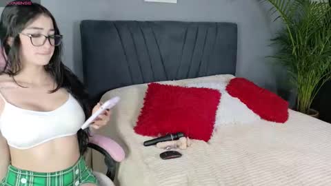 Alejandra Jones online show from November 7, 2025, 10:10 pm