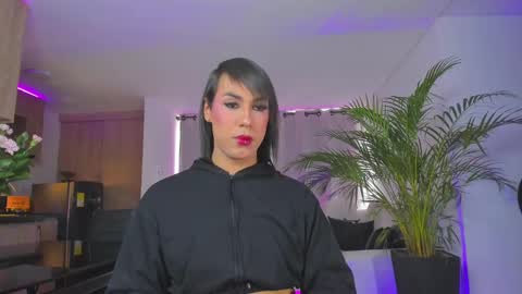 Snapshot of alejaevangeline chatting on February 25, 2025, 9:35 pm A L E J A N D R A online show from February 25, 2025, 9:35 pm