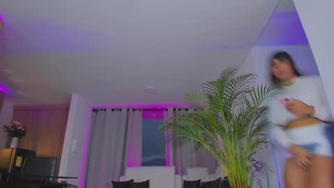 Snapshot of alejaevangeline chatting on February 28, 2025, 11:23 pm A L E J A N D R A online show from February 28, 2025, 11:23 pm