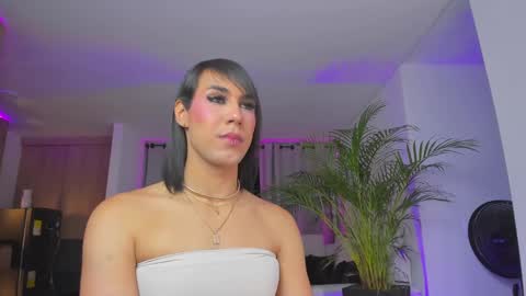 Snapshot of alejaevangeline chatting on March 9, 2025, 12:10 am A L E J A N D R A online show from March 9, 2025, 12:10 am