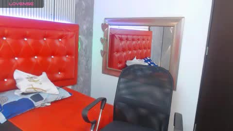 Snapshot of alejandra__hills chatting on November 17, 2025, 1:33 am online show from November 17, 2025, 1:33 am