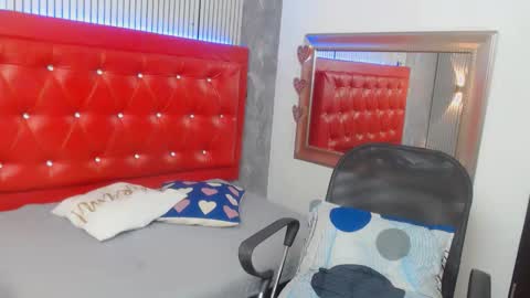 Snapshot of alejandra__hills chatting on December 20, 2025, 3:35 am online show from December 20, 2025, 3:35 am