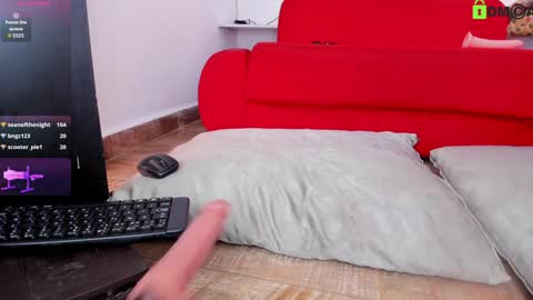 Alejandra online show from December 29, 2024, 7:11 pm