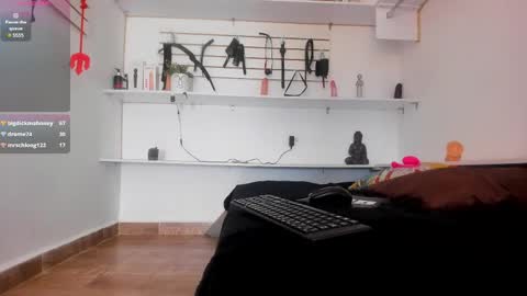 Alejandra online show from February 26, 2025, 7:49 pm