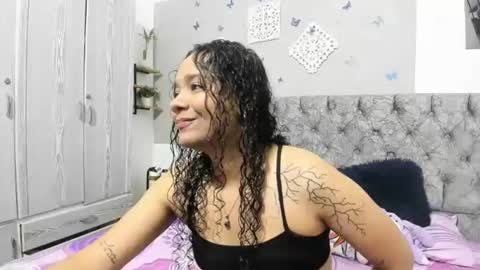 alejandra_evanss online show from February 21, 2025, 3:01 am