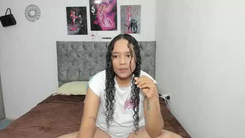 alejandra_evanss online show from January 13, 2026, 3:12 am
