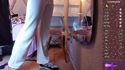 alejandra martins online show from February 26, 2025, 3:08 pm