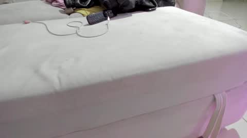 alejandraaa_ online show from January 14, 2026, 1:11 am