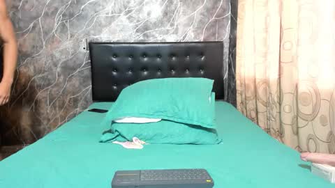 Snapshot of alejandro_fuentes1 chatting on November 9, 2025, 12:58 pm Alejandro Fuentes online show from November 9, 2025, 12:58 pm