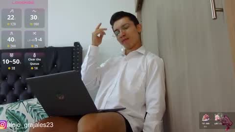 Alejo online show from October 3, 2025, 9:12 pm