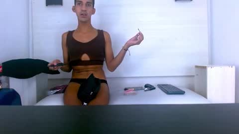 Snapshot of alejandro_max chatting on January 10, 2026, 7:59 pm Alejandro online show from January 10, 2026, 7:59 pm