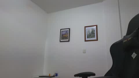 Snapshot of alejandroo_7 chatting on December 21, 2024, 1:04 am alejandroo_7 online show from December 21, 2024, 1:04 am