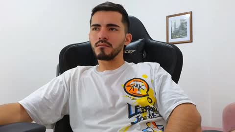 Snapshot of alejandroo_7 chatting on December 22, 2024, 5:42 pm alejandroo_7 online show from December 22, 2024, 5:42 pm