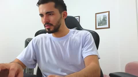 Snapshot of alejandroo_7 chatting on December 28, 2024, 10:34 pm alejandroo_7 online show from December 28, 2024, 10:34 pm