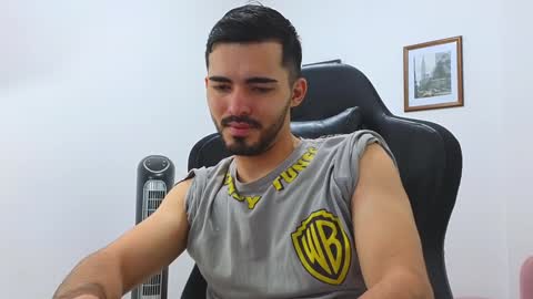 Snapshot of alejandroo_7 chatting on January 8, 2025, 8:39 pm alejandroo_7 online show from January 8, 2025, 8:39 pm