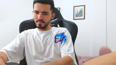 Snapshot of alejandroo_7 chatting on January 14, 2025, 1:15 am alejandroo_7 online show from January 14, 2025, 1:15 am