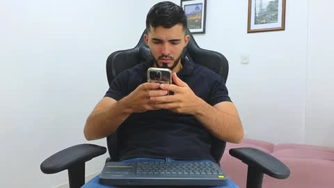 Snapshot of alejandroo_7 chatting on January 25, 2025, 11:43 pm alejandroo_7 online show from January 25, 2025, 11:43 pm