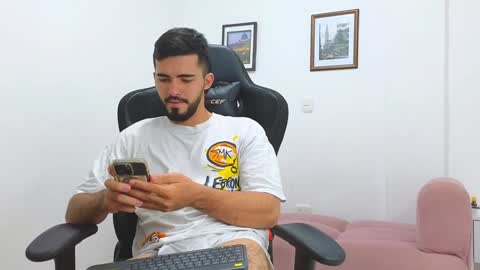 Snapshot of alejandroo_7 chatting on February 1, 2025, 11:06 pm alejandroo_7 online show from February 1, 2025, 11:06 pm