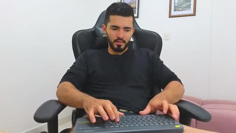 Snapshot of alejandroo_7 chatting on February 6, 2025, 7:29 pm alejandroo_7 online show from February 6, 2025, 7:29 pm