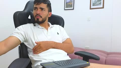 Snapshot of alejandroo_7 chatting on February 7, 2025, 10:30 pm alejandroo_7 online show from February 7, 2025, 10:30 pm