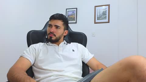 Snapshot of alejandroo_7 chatting on February 8, 2025, 1:43 am alejandroo_7 online show from February 8, 2025, 1:43 am