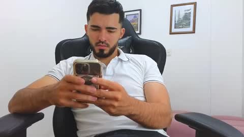 Snapshot of alejandroo_7 chatting on February 14, 2025, 8:15 pm alejandroo_7 online show from February 14, 2025, 8:15 pm