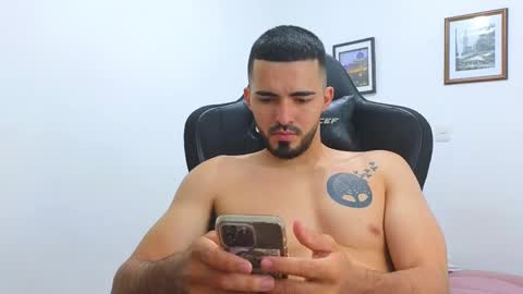 Snapshot of alejandroo_7 chatting on February 26, 2025, 10:42 pm alejandroo_7 online show from February 26, 2025, 10:42 pm