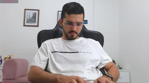 Snapshot of alejandroo_7 chatting on October 7, 2025, 7:44 pm alejandroo_7 online show from October 7, 2025, 7:44 pm