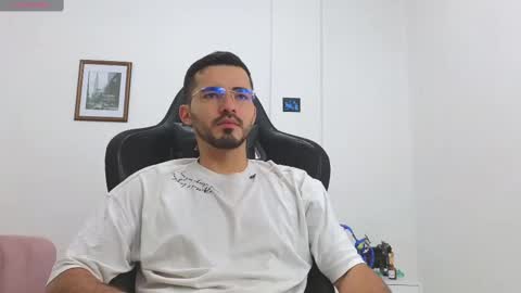 Snapshot of alejandroo_7 chatting on October 25, 2025, 4:13 pm alejandroo_7 online show from October 25, 2025, 4:13 pm