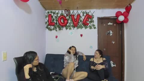 zoe and Kataleya online show from February 25, 2025, 3:27 pm