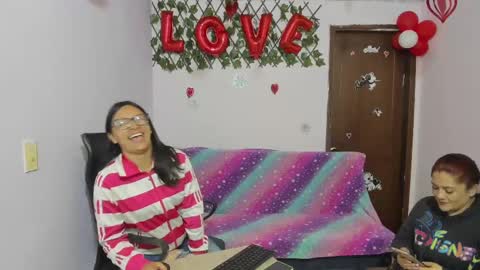 zoe and Kataleya online show from March 5, 2025, 12:33 pm