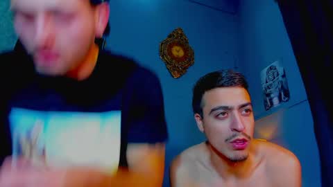 alejo_323__ online show from April 19, 2026, 3:50 am