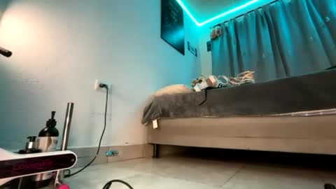 alejo_cute online show from July 16, 2026, 1:50 pm