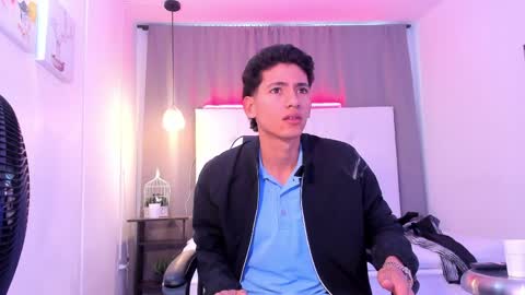 Snapshot of alejo_exotic chatting on April 27, 2026, 12:25 pm alejo_exotic online show from April 27, 2026, 12:25 pm