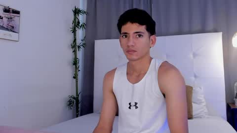 Snapshot of alejo_exotic chatting on May 27, 2026, 12:35 pm alejo_exotic online show from May 27, 2026, 12:35 pm