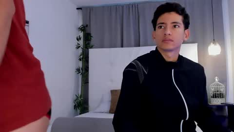 Snapshot of alejo_exotic chatting on June 5, 2026, 12:22 pm alejo_exotic online show from June 5, 2026, 12:22 pm