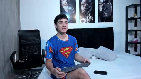 alejo_gray1 online show from January 8, 2026, 1:02 pm