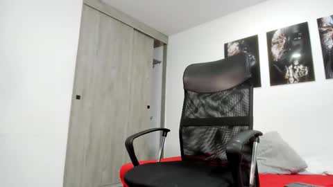 alejo_gray1 online show from March 1, 2026, 10:23 pm