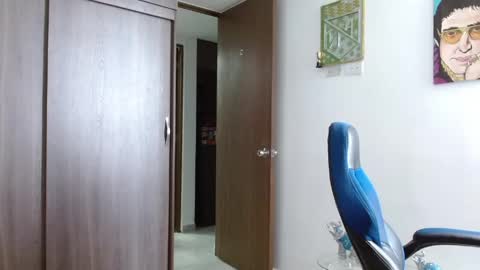 Snapshot of alejo_hot23 chatting on April 23, 2026, 1:35 pm David online show from April 23, 2026, 1:35 pm