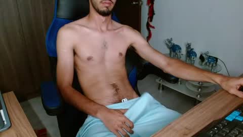Snapshot of alejo_hot23 chatting on May 23, 2026, 1:44 am David online show from May 23, 2026, 1:44 am