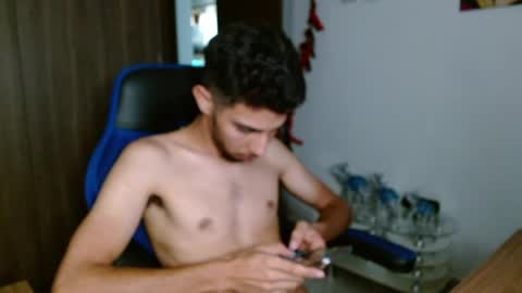 Snapshot of alejo_hot23 chatting on May 28, 2026, 1:58 am David online show from May 28, 2026, 1:58 am