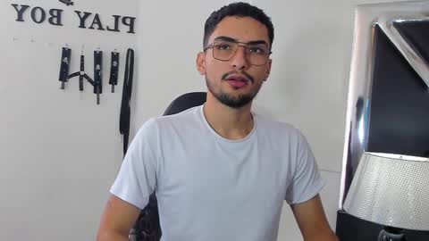 Alek online show from September 22, 2025, 4:09 pm