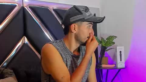 Alek online show from September 27, 2025, 5:34 am