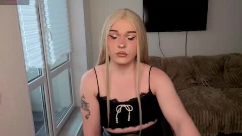 ALENA  INDEPENDENT MODEL online show from April 27, 2026, 2:26 pm