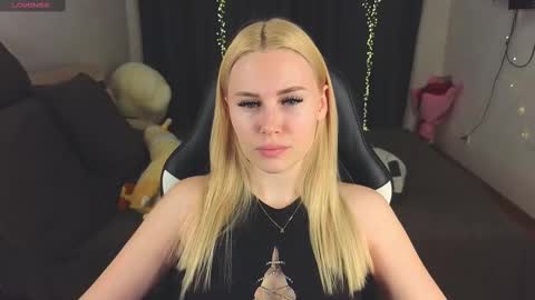 Alena online show from February 20, 2025, 1:51 pm