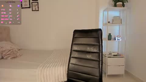 Snapshot of alesay_dreams chatting on July 28, 2026, 1:45 am Alesay online show from July 28, 2026, 1:45 am